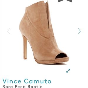 Vince Camuto RORA Split “V”  Peep Toe Bootie 8/8.5